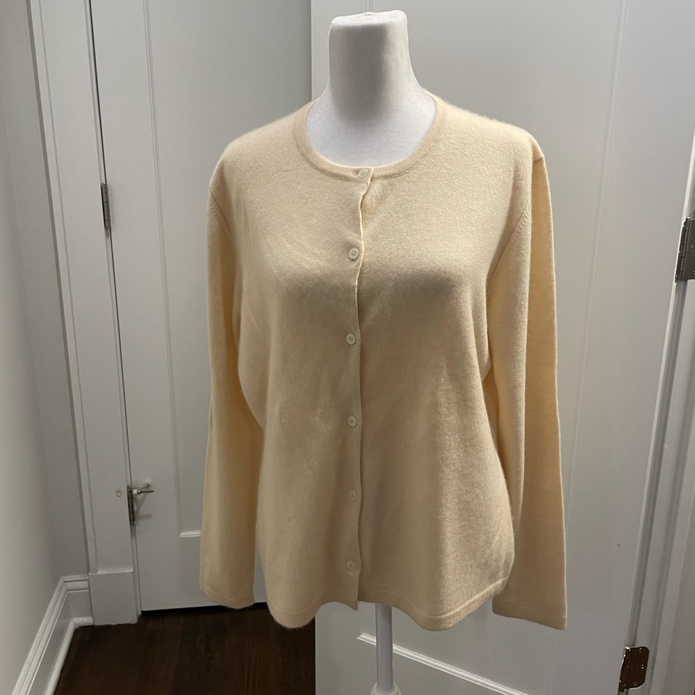Cashmere M A G cardigan